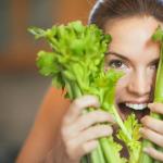 Manfaat dan bahaya seledri untuk pria dan wanita Khasiat tangkai daun seledri