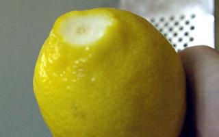 Ali lahko jeste limonino lupino?