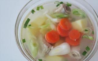 Рецепти за свински супи в бавна готварска печка Супа от свински кости в бавна готварска печка